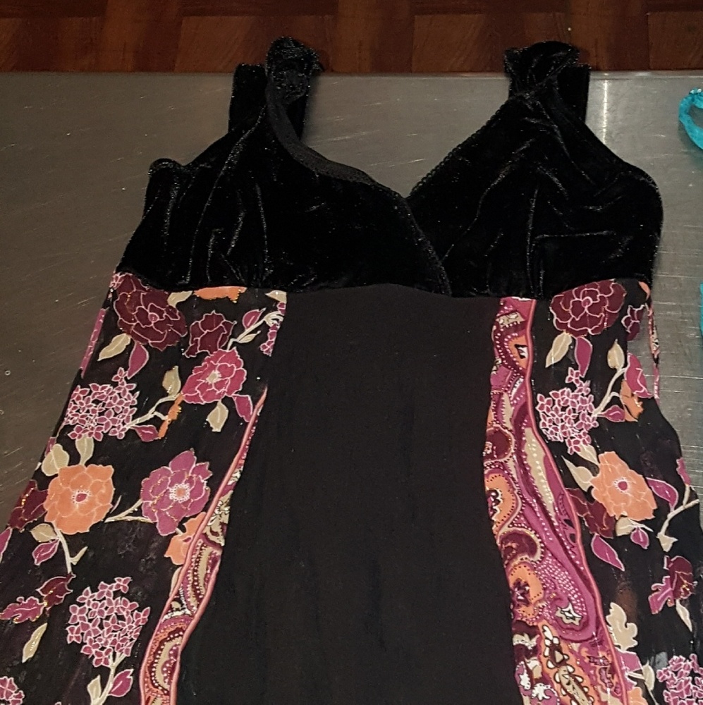Small floral velvet tank top